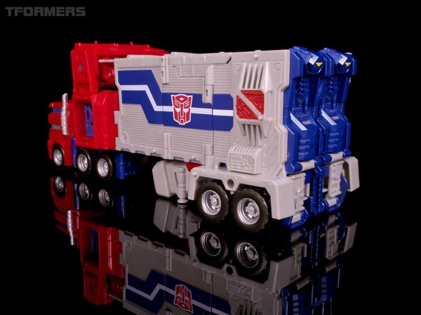 TFormers Gallery   Siege On Cybertron Magnus Prime 007 (7 of 108)